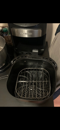 Gormia large air fryer like me very clean works perfect