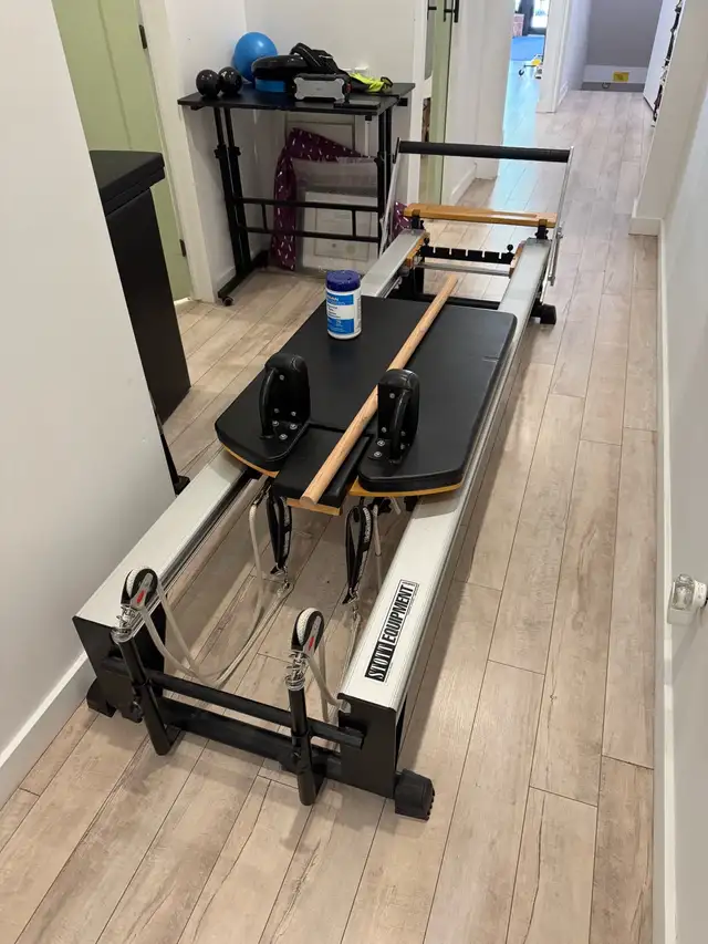 Merrithew V2MaxTM Pilates Reformer Bundle