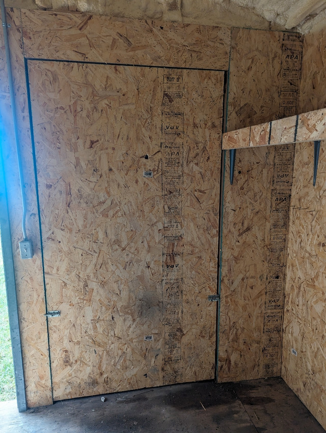 Insulated shed in Outdoor Tools & Storage in Oakville / Halton Region - Image 3