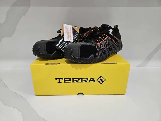 BNIB - Terra safety shoes size: 9.5 US in Men's in Hamilton - Image 2