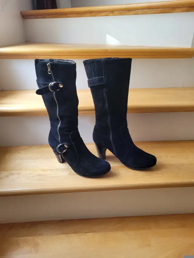 Women's Italian Suede Boots Size 7.5 (EU 38) Heel 3". in Women's - Shoes in Bedford - Image 4