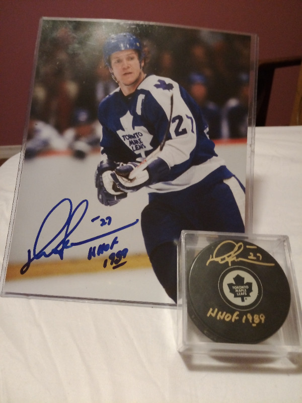 REDUCED Daryl Sittler photo and signed puck with c in Arts & Collectibles in Sudbury