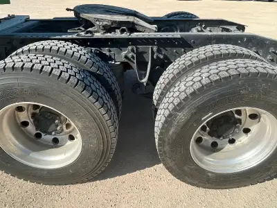 ENGINE: Cummins ISX15 450HP Rear: 3.55 Cab. Type: Sleeper Hi Rise Fuel: Diesel, 2 Tank, 240 Gal Tran...