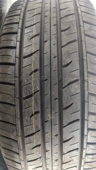 AlmostNEW 275/50/R21 Dunlop-Lexus LX/Tundra/ LandCruiser/Sequoia Set of Four Almost NEW 275 50 R21 D...