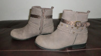 George Girls ankle boots for fall or spring, size 1, $3
