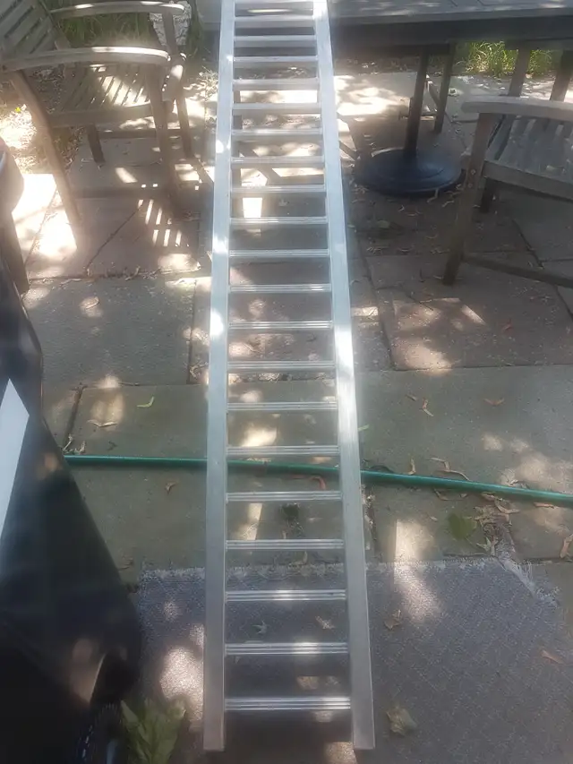 ONE dirt bike ramp aluminum John  deer excellent condition63838167993729121