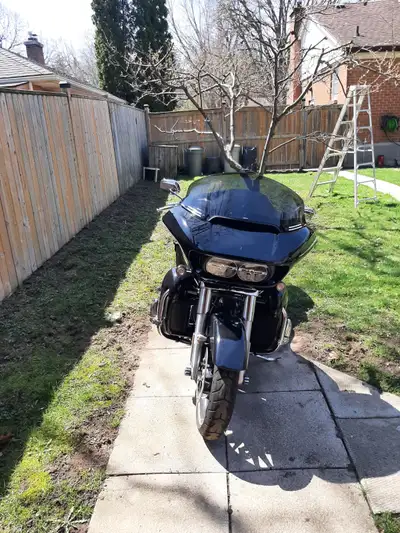 black road-glide with windvest recurve windshield, chopped tour box with led light, led tail light a...