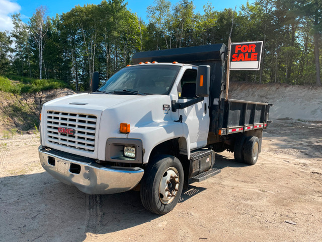 2005 GMC C6500 in Cars & Trucks in North Bay