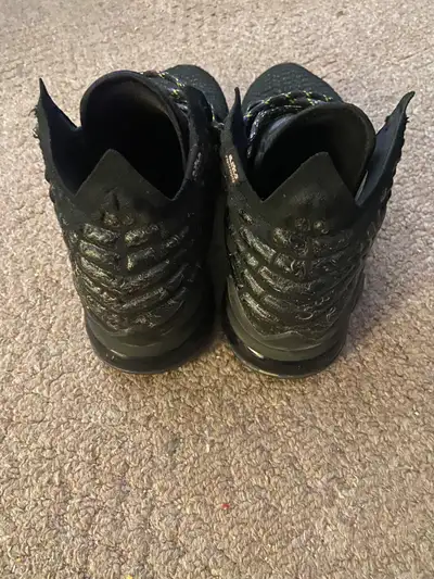 LeBron James Nike Knitposite shoes size 9mens, View more