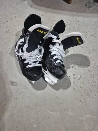 Bauer toddler 9  hockey skates, View more