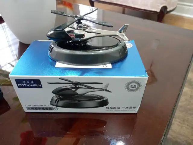 Car Air Fragrance Solar Powered Helicopter  in Toys & Games in Mississauga / Peel Region - Image 3