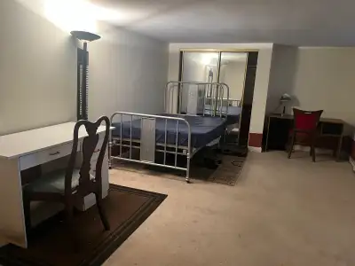 Big bedroom beside a park , big kitchen. good environment . Furniture included. Can move in immediat...