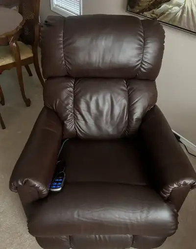 This is a Lazyboy recliner used by my elderly lady it’s 3 years old and was $3000.00 new
