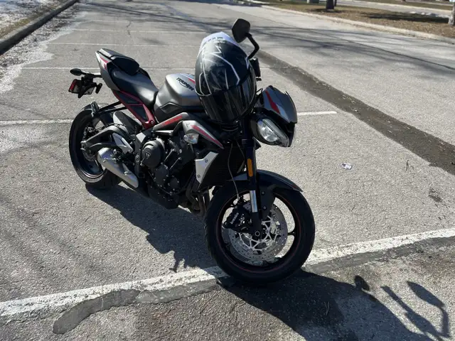 2020 Triumph street triple R 765 in Sport Bikes in Oshawa / Durham Region - Image 3