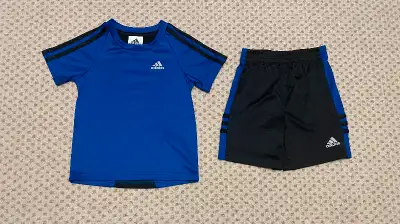 Boys size 2T Adidas outfit in EUC Fits larger in my opinion - closer to a 3T Includes t-shirt and sh...