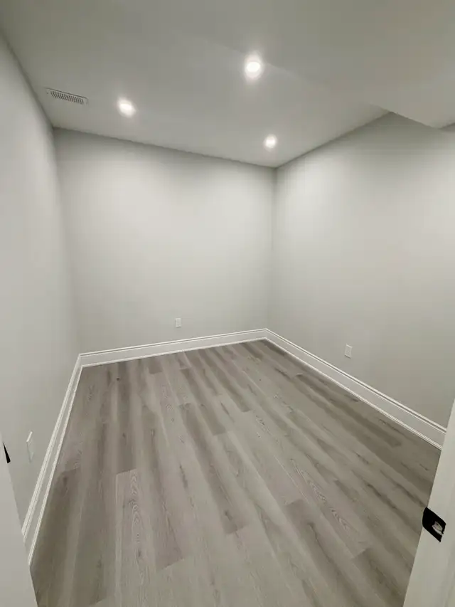 new basement apartment  in Long Term Rentals in Markham / York Region - Image 5