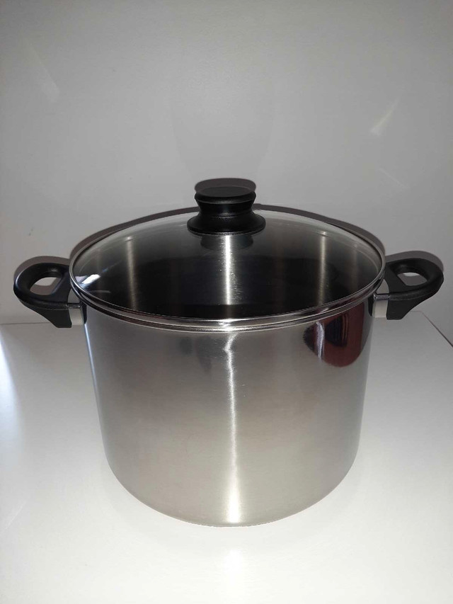 IKEA ANNONS Stainless Pot With Lid 5 L (5.3 Qt) 203.668.09 in Kitchen & Dining Wares in City of Halifax - Image 2