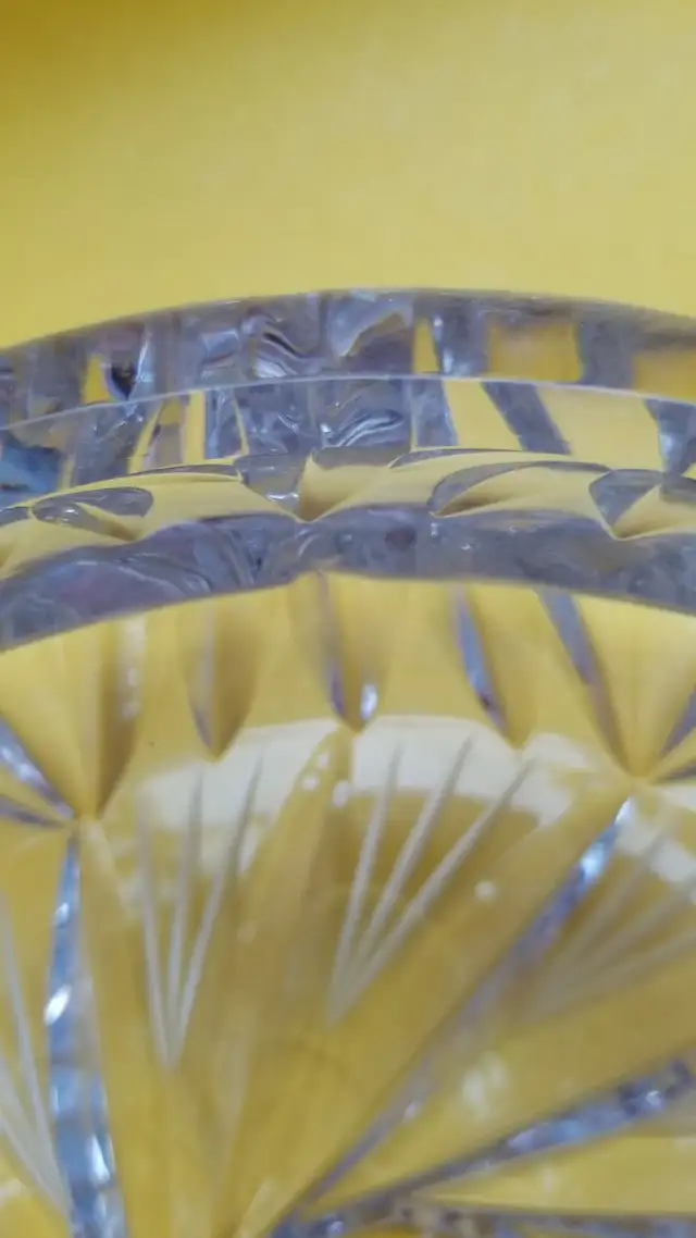 Vintage Large Crystal Ashtray in Home Décor & Accents in City of Montréal - Image 8