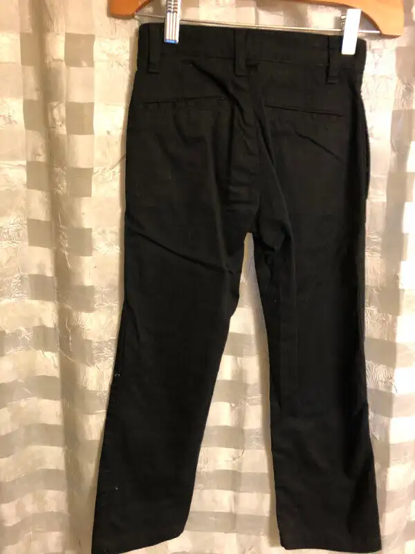 GAP boys Cotton Black Dress pants - 6 slim fit in Clothing - 5T in Calgary - Image 5