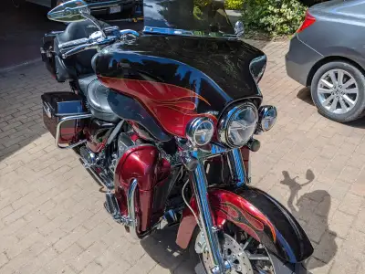 Been in the family since new, mostly hwy miles,has Rineharts,10 inch bars, tour pack luggage, passen...