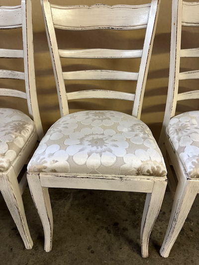 Chaise decorative, View more