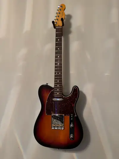 Fender American Professional II Telecaster 3-Colour Sunburst Rosewood Fingerboard Includes: - Guitar...