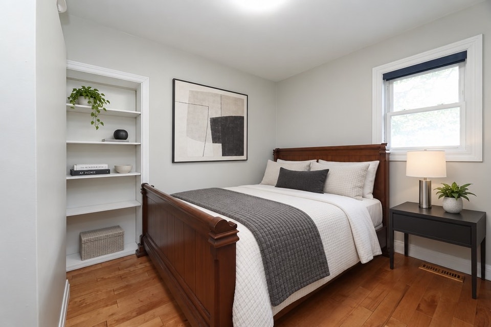 Detached 5-Bedroom Home | 60x213 Lot | Streetsville Mississauga, photo 4 of 10