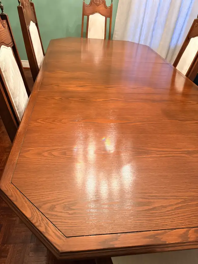 vintage dining room solid wood hand carved mint  in Dining Tables & Sets in Markham / York Region - Image 5