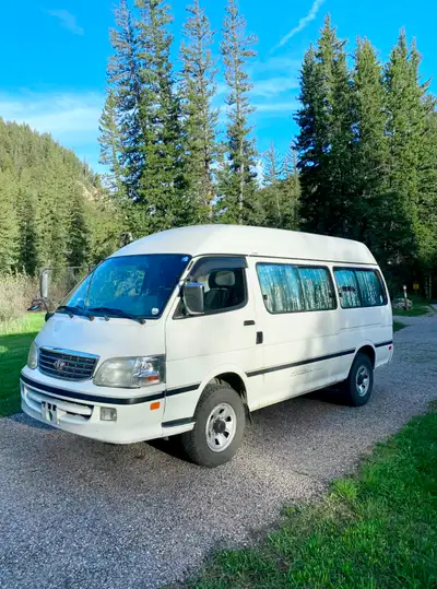 2000 Toyota Hiace 4WD Camper – Auto – 1KZ-TE Turbo Diesel – High Roof (JDM Import) Hard-to-find 4WD...