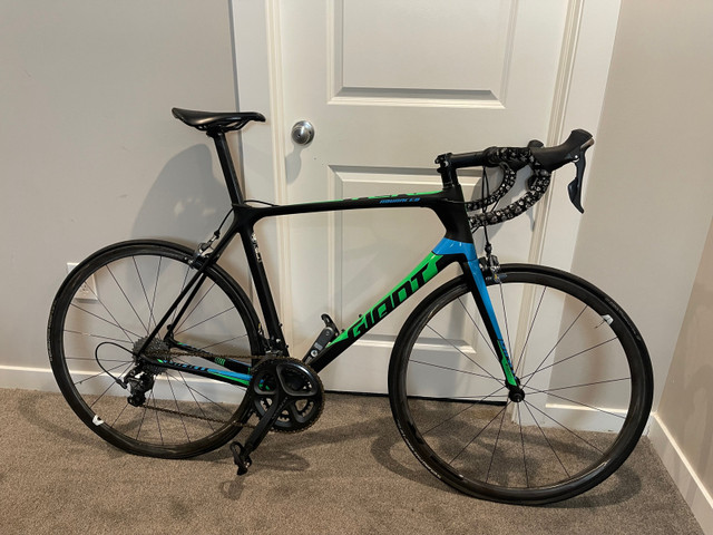 2016 Giant TCR Advanced PRO 1 (Size 56/Large) in Road in Regina