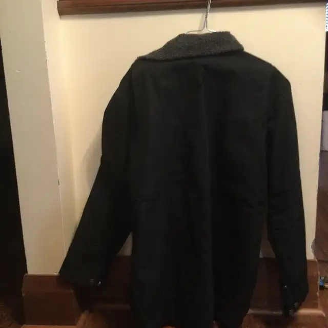 Carhartt mens medium jacket in Men's in City of Toronto - Image 3