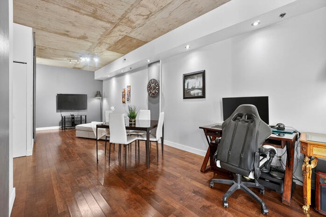 Old Montreal - Condo For Sale — photo 2