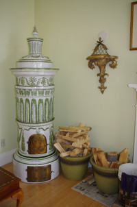 FUNCTIONAL Mid 1800s Austrian Porcelain Stove 6 5  - Mag Feature