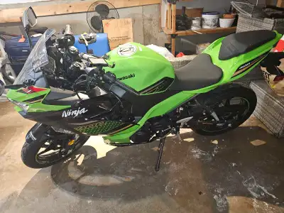 Excellent condition sport bike, kept inside the garage for the winter months, serviced regularly.