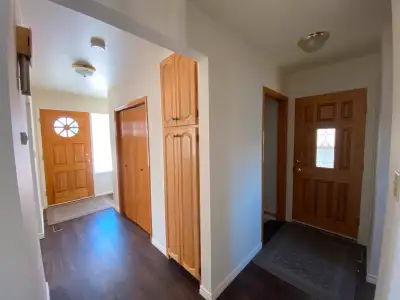Five-bedroom house for rent in a great location in the Greystone area. Conveniently close to 8th St....