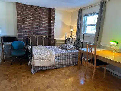 Large Room for rent at Finch Ave East and Don Mills.