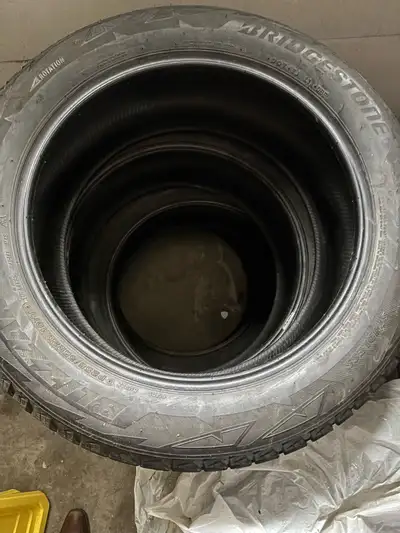 I'm selling a set of four Bridgestone Blizzak DM-V2 winter tires, size P255/55R20 107T. These tires...