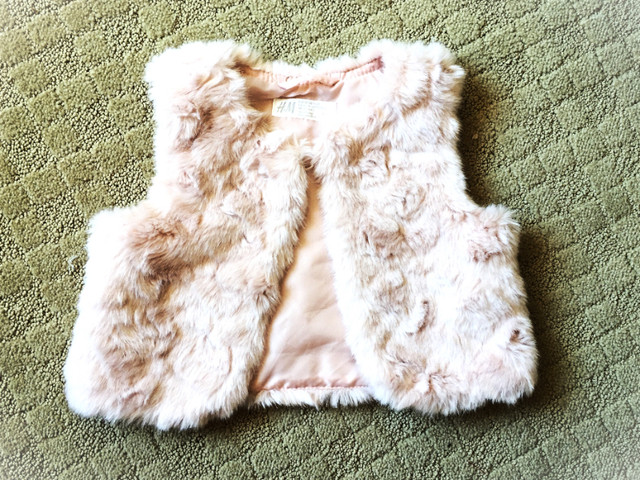 H&M  Faux Fur Vest Pink 18-24 M in Clothing - 12-18 Months in City of Toronto
