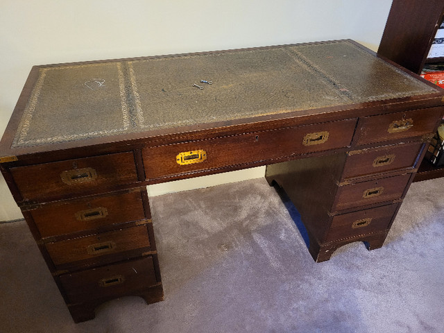 Antique Mahogany desk in Desks in Bedford - Image 2