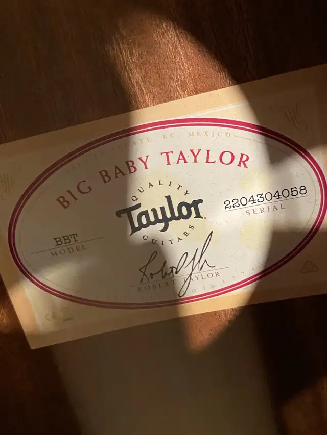 Big Baby Taylor in perfect condition63654760371843122