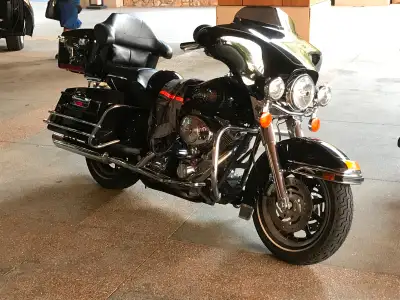 2005 Harley Davidson Electra Glide Classic Black. 40k mint condition.
