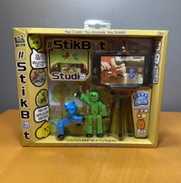 Stikbot Pets Studio - Green With Blue Cat - NEW