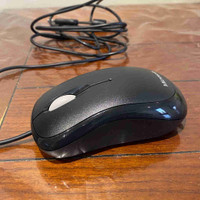 Microsoft Basic Optical Mouse v2.0, Model 1113 (Like New) 