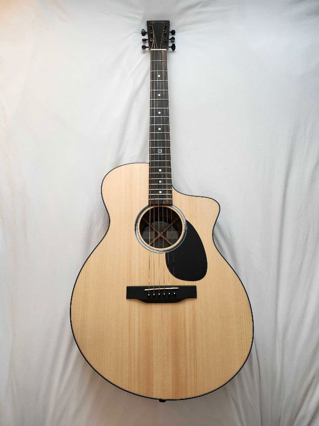 Acoustic guitar Martin SC-10e  dans Guitares  à Laval/Rive Nord - Image 2