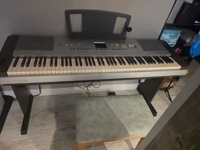 piano yamaha DGX 640 in Pianos & Keyboards in Laval / North Shore - Image 6