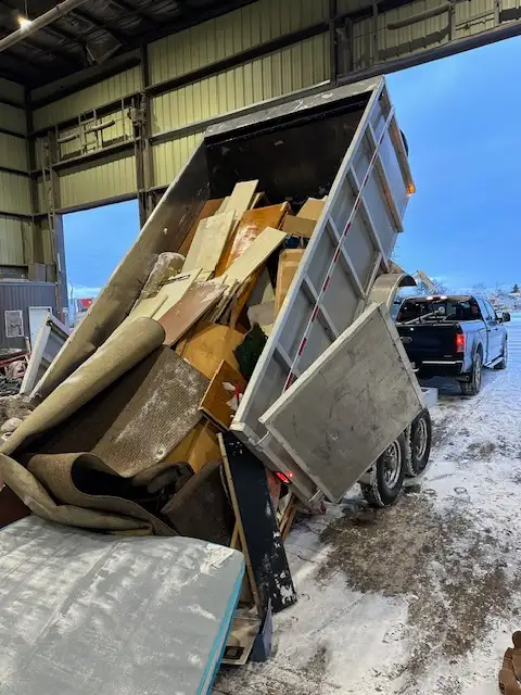 Junk Removal / Dump Run / Demolition 289-456-807662863242599041122
