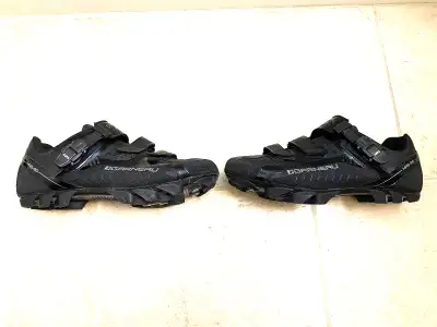 Louis Garneau Cycling Shoes Size 43 EUR With SPD Clips Souliers Velo LG Excellent Condition. Tres Pr...