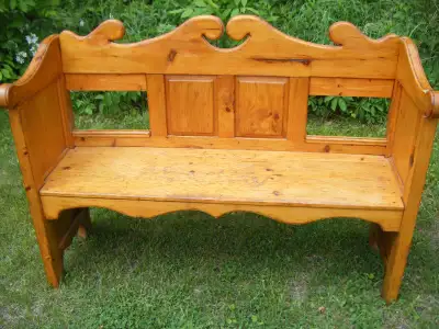 ANTIQUE BANC EN PIN, View more