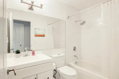 This renovated home in Beddington is offering a fully furnished room for young female University/Col...