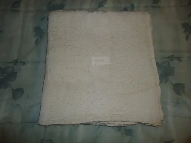Couvre-lit et tapis tissé in Bedding in Longueuil / South Shore - Image 6